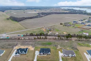 133 Aiden Dr, Waxahachie, TX 75165 - Photo 2