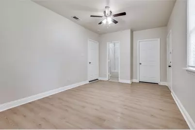 2415 Bethurum Avenue, Dallas, TX 75215 - Photo 16