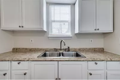 2415 Bethurum Avenue, Dallas, TX 75215 - Photo 8