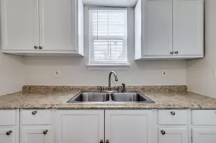 2415 Bethurum Ave, Dallas, TX 75215 - Photo 8