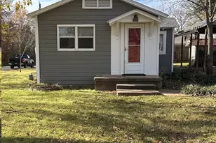 2931 S Barrett Ave, Denison, TX 75020 - Photo 1