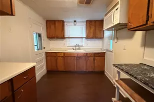 2931 S Barrett Ave, Denison, TX 75020 - Photo 6
