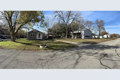2931 S Barrett Avenue, Denison, TX 75020 - Photo 10