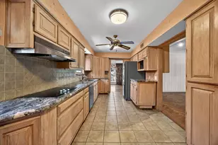 9846 Crestwick Dr, Dallas, TX 75238 - Photo 8