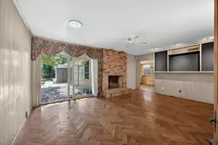 9846 Crestwick Dr, Dallas, TX 75238 - Photo 6