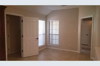 4208 Crossgate Court, Arlington, TX 76016 - Photo 4