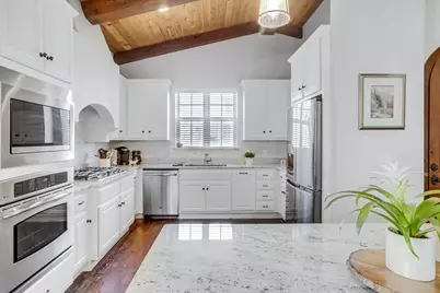 635 Via Ravello, Irving, TX 75039 - Photo 2