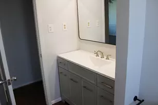 124 Oakhurst Dr, Bedford, TX 76022 - Photo 16