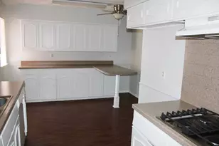 124 Oakhurst Dr, Bedford, TX 76022 - Photo 8