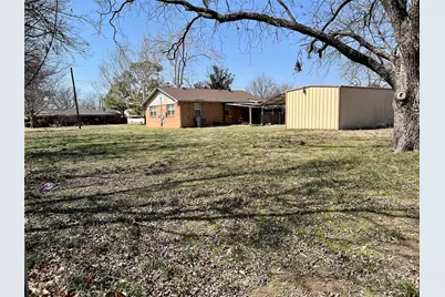 301 Sherman Street, Nocona, TX 76255 - Photo 8