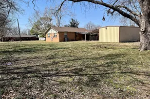 301 Sherman St, Nocona, TX 76255 - Photo 8