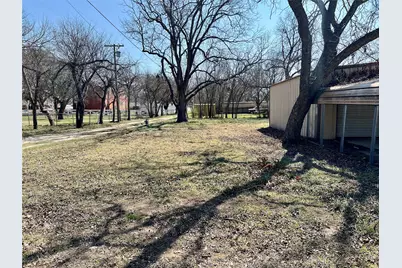 301 Sherman Street, Nocona, TX 76255 - Photo 6