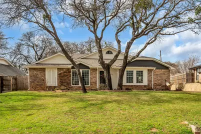 4604 Lindberg Drive, Arlington, TX 76016 - Photo 1