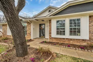 4604 Lindberg Dr, Arlington, TX 76016 - Photo 4