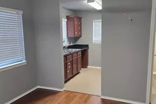 654 St Louis Ave, Fort Worth, TX 76104 - Photo 12