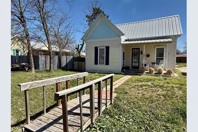 305 S Live Oak Street, Hico, TX 76457 - Photo 2