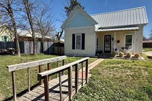 305 S Live Oak St, Hico, TX 76457 - Photo 2