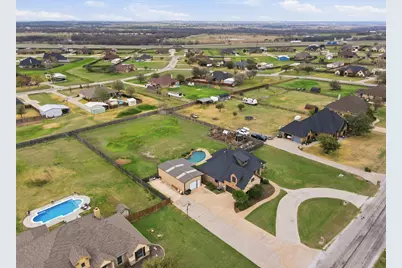 165 Canyon Drive, Decatur, TX 76234 - Photo 2