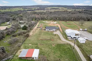 2225 J E Woody Rd, Springtown, TX 76082 - Photo 26