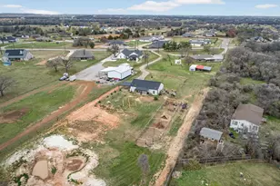 2225 J E Woody Rd, Springtown, TX 76082 - Photo 28