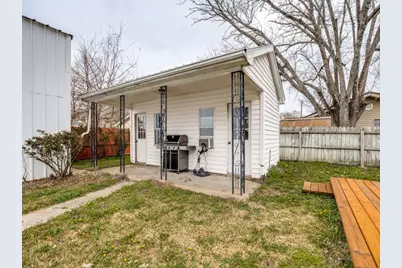 701 Market Street E, Honey Grove, TX 75446 - Photo 32