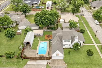 701 Market Street E, Honey Grove, TX 75446 - Photo 2