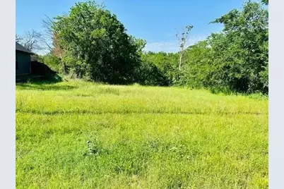 129 E Johnson Street, Denison, TX 75021 - Photo 2