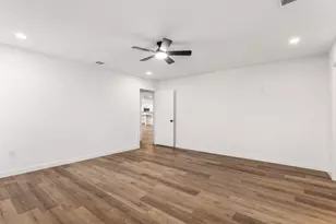 1713 Sam Houston Dr, Garland, TX 75042 - Photo 26