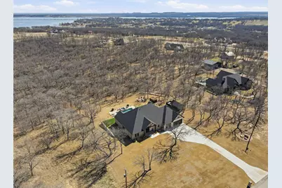 208 Shady Oaks Drive, Runaway Bay, TX 76426 - Photo 38