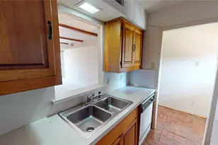 902 S Weatherred Dr, Richardson, TX 75080 - Photo 4