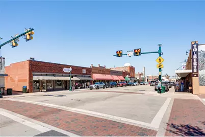 837 E Wall Street, Grapevine, TX 76051 - Photo 4