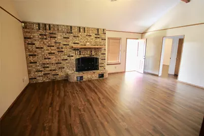 1812 E Bankhead Drive, Weatherford, TX 76086 - Photo 2