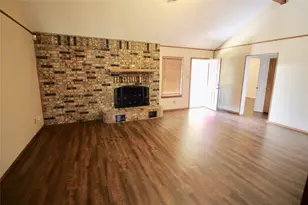 1812 E Bankhead Dr, Weatherford, TX 76086 - Photo 2