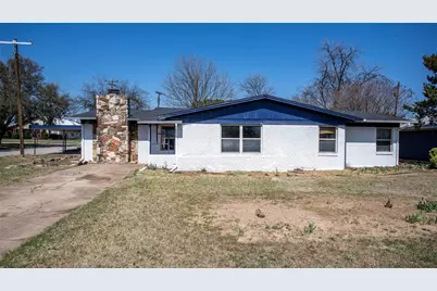 1116 W Howard, Olney, TX 76374 - Photo 2
