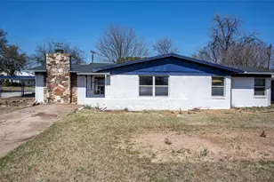 1116 W Howard, Olney, TX 76374 - Photo 2