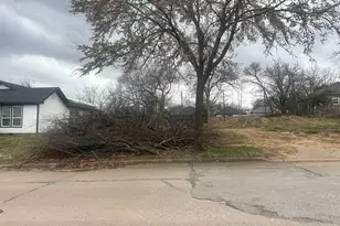 820 W Shepherd St, Denison, TX 75020 - Photo 1
