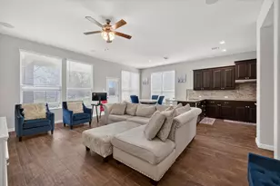 7815 Kettle Creek Dr, Arlington, TX 76001 - Photo 2