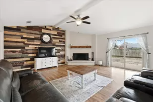 4748 Moss Rose Dr, Fort Worth, TX 76137 - Photo 4