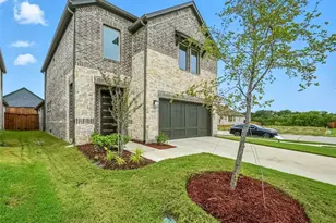 447 Holly Rd, Little Elm, TX 75068 - Photo 1