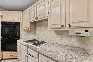 302 Wilcoxson St, Farmersville, TX 75442 - Photo 14