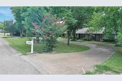 302 Wilcoxson Street, Farmersville, TX 75442 - Photo 2