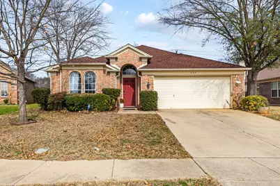 403 Attaway Drive, Euless, TX 76039 - Photo 2