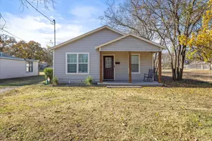 990 N Paddock St, Stephenville, TX 76401 - Photo 1