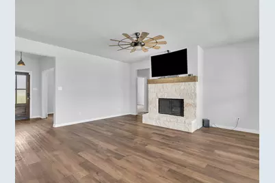 1013 Northern Oaks Court, Springtown, TX 76082 - Photo 10