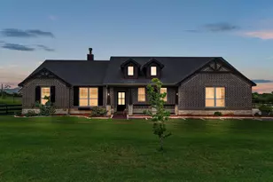 1013 Northern Oaks Ct, Springtown, TX 76082 - Photo 1