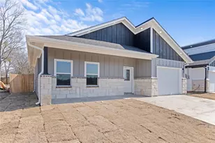 2607 Carver St, Greenville, TX 75401 - Photo 1