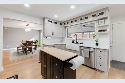 510 Willow Creek Court, Arlington, TX 76011 - Photo 8