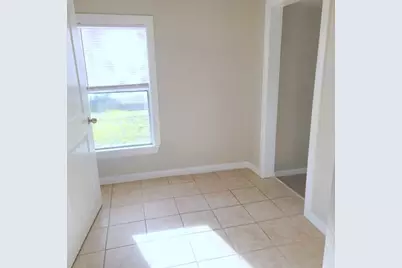 200 E Crockett Street, Ennis, TX 75119 - Photo 10