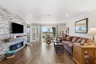 108 Harbor Dr, Runaway Bay, TX 76426 - Photo 8