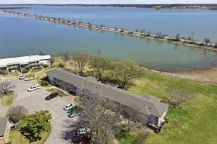 108 Harbor Dr, Runaway Bay, TX 76426 - Photo 4